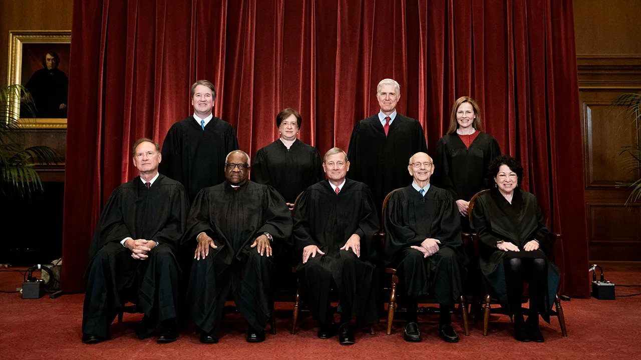 Image of the justices of the US Supreme Court